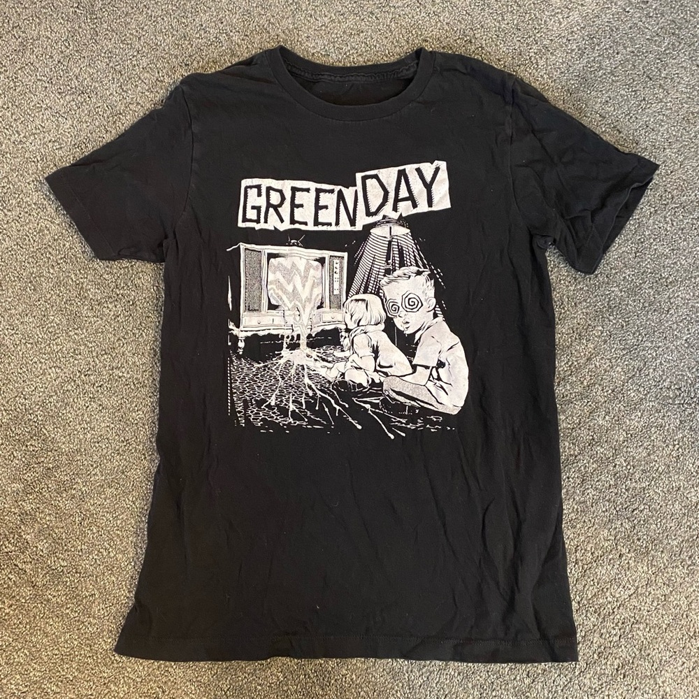 Green Day band black & white t-shirt
